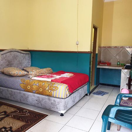 Villa Bukit Cemara Songgoriti Екстериор снимка