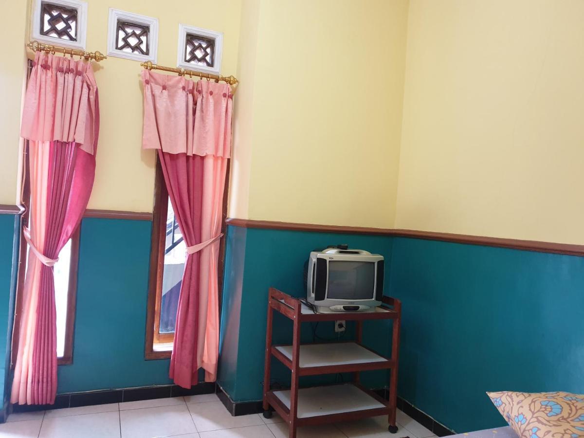 Villa Bukit Cemara Songgoriti Екстериор снимка
